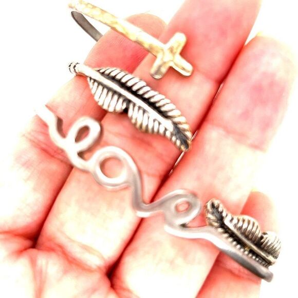 3 Bracelets  - Picture 3 of 3